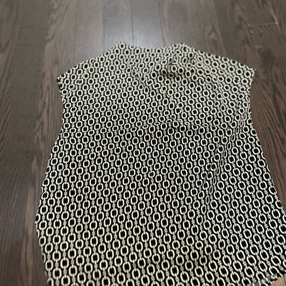 H&M Black and Cream Geometric Blouse - Picture 4 of 6